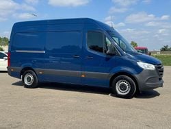 Blau Gebraucht 2020 Mercedes 316 Van | 19.040 €