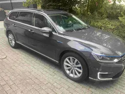 Grau Gebraucht 2018 VW Passat Highline Kombi | 15.490 € (Guter Preis)