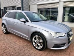 Silber Gebraucht 2015 Audi A3 Ambiente Limousine | 13.299 € (Fairer Preis)