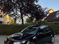 Schwarz Gebraucht 1998 VW Golf IV Kleinwagen | 850 € (Fairer Preis)
