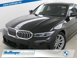 Black sapphire (metallic) Gebraucht 2024 BMW 320 M Sport Limousine | 37.969 € (Guter Preis)