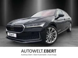 Onyxschwarz Gebraucht 2024 Skoda Superb LAURIN & KLEMENT Kombi | 44.980 €