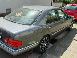 Grau Gebraucht 1995 Mercedes E320 Limousine | 4.500 €