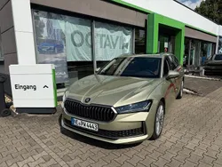 Gold Gebraucht 2024 Skoda Superb LAURIN & KLEMENT Kombi | 42.400 €