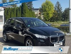 Schwarz 2 (metallic) Gebraucht 2022 BMW 218 Active Tourer Van / Kleinbus | 24.820 € (Guter Preis)