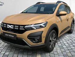 Beige / safaribeige Neu 2025 Dacia Sandero Expression Kleinwagen | 18.470 € (Fairer Preis)