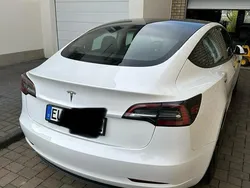 Weiß Gebraucht 2023 Tesla Model 3 Long Range Limousine | 35.299 € (Teuer)