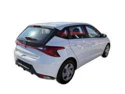 Metallic Gebraucht 2023 Hyundai i20 Essential | 18.240 € (Fairer Preis)