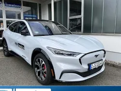 Space white Gebraucht 2023 Ford Mustang Mach-E Premium SUV | 45.590 € (Fairer Preis)