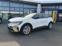 Weiß Gebraucht 2023 Renault Mégane Iconic Limousine | 41.990 €
