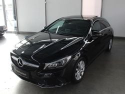 Schwarz , nachtschwarz Gebraucht 2017 Mercedes CLA200 Shooting Brake Urban Kombi | 21.690 € (Teuer)