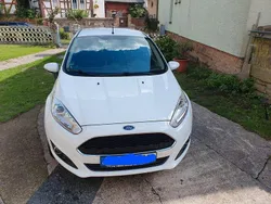 Weiß Gebraucht 2016 Ford Fiesta SYNC Edition Kleinwagen | 7.500 € (Fairer Preis)