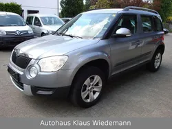Grau Gebraucht 2010 Skoda Yeti Ambition SUV | 8.999 € (Fairer Preis)