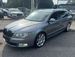 Grau Gebraucht 2010 Skoda Superb Elegance Kombi | 5.450 € (Fairer Preis)