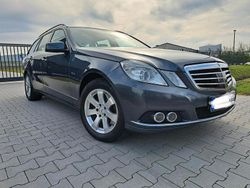 Grau Gebraucht 2010 Mercedes E250 Kombi | 6.200 € (Teuer)