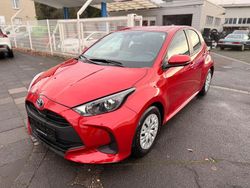 Rot Gebraucht 2022 Toyota Yaris Hybrid Business Edition Kleinwagen | 16.700 € (Guter Preis)