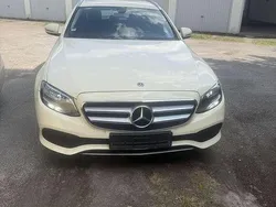 Gebraucht 2017 Mercedes E200 Avantgarde Kombi | 5.200 €
