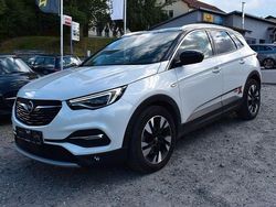 Weiß/dach schwarz (metallic) Gebraucht 2020 Opel Grandland X Ultimate SUV | 20.990 € (Etwas zu teuer)