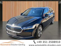 Onyxschwarz Gebraucht 2024 Skoda Superb Selection Kombi | 39.980 € (Superpreis)