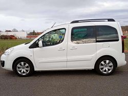Weiß Gebraucht 2017 Citroën Berlingo Van / Kleinbus | 10.600 € (Etwas zu teuer)