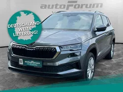 Graphitegrau metallic Gebraucht 2024 Skoda Karoq Selection SUV | 35.270 € (Etwas zu teuer)