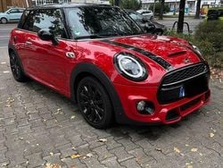Rot Gebraucht 2019 Mini Cooper S Kleinwagen | 21.500 € (Etwas zu teuer)