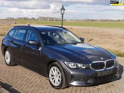 Grau Gebraucht 2019 BMW 318 Executive | 15.608 € (Superpreis)