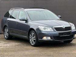 Grau Gebraucht 2012 Skoda Octavia Family Kombi | 6.100 € (Superpreis)