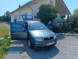 Grün Gebraucht 2005 Skoda Fabia Classic Kombi | 950 € (Guter Preis)