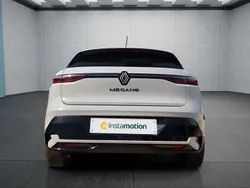 Weiß Gebraucht 2022 Renault Mégane Limousine | 18.999 € (Guter Preis)