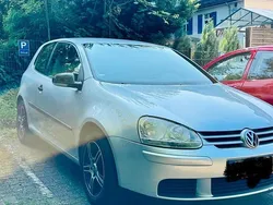 Silber Gebraucht 2004 VW Golf V Kleinwagen | 4.100 € (Fairer Preis)