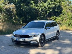 Weiß Gebraucht 2021 VW Passat Alltrack Kombi | 27.500 € (Etwas zu teuer)