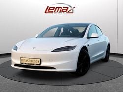 Weiß Gebraucht 2024 Tesla Model 3 RWD Limousine | 34.250 € (Fairer Preis)