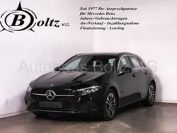 Kosmosschwarz Gebraucht 2024 Mercedes A180 Progressive Limousine | 30.888 € (Fairer Preis)