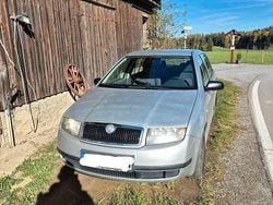 Grau Gebraucht 2002 Skoda Fabia Kombi | 999 € (Guter Preis)