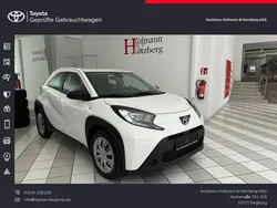 Weiß Gebraucht 2023 Toyota Aygo X-play Kleinwagen | 12.990 € (Guter Preis)