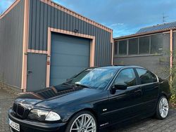 Schwarz Gebraucht 2001 BMW 330 Limousine | 5.500 € (Fairer Preis)