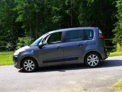 Silber Gebraucht 2011 Citroën C3 Picasso Van / Kleinbus | 1.999 €