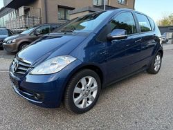 Blau Gebraucht 2012 Mercedes A180 Limousine | 7.950 € (Teuer)
