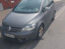 Grau Gebraucht 2006 VW Golf V Trendline Limousine | 2.499 € (Guter Preis)