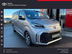 Grau Gebraucht 2024 Toyota Proace Verso Team Kombi | 44.490 € (Etwas zu teuer)