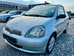 Silber Gebraucht 2002 Toyota Yaris Luna Limousine | 1.390 € (Superpreis)