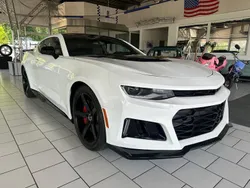 Weiß Gebraucht 2021 Chevrolet Camaro ZL1 Coupé | 41.999 € (Teuer)