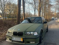 Grün Gebraucht 1995 BMW 320 Limousine | 9.500 €