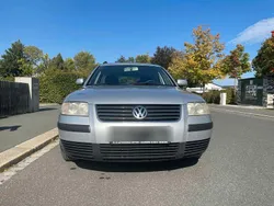 Grau Gebraucht 2001 VW Passat Kombi | 1.200 € (Superpreis)