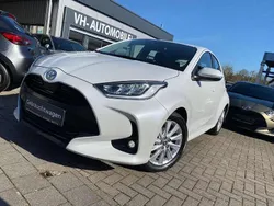 Weiß Gebraucht 2022 Toyota Yaris Kleinwagen | 15.770 € (Fairer Preis)