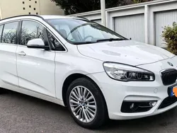 Weiß Gebraucht 2017 BMW 218 Active Tourer Luxury Line Van / Kleinbus | 18.400 € (Fairer Preis)