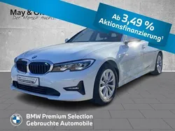 Weiss Gebraucht 2022 BMW 318 Kombi | 24.888 € (Superpreis)
