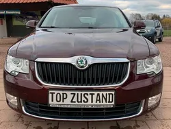 Violett Gebraucht 2010 Skoda Superb Limousine | 10.479 € (Fairer Preis)