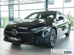 Kosmosschwarz Gebraucht 2024 Mercedes A200 Progressive Limousine | 32.900 € (Teuer)